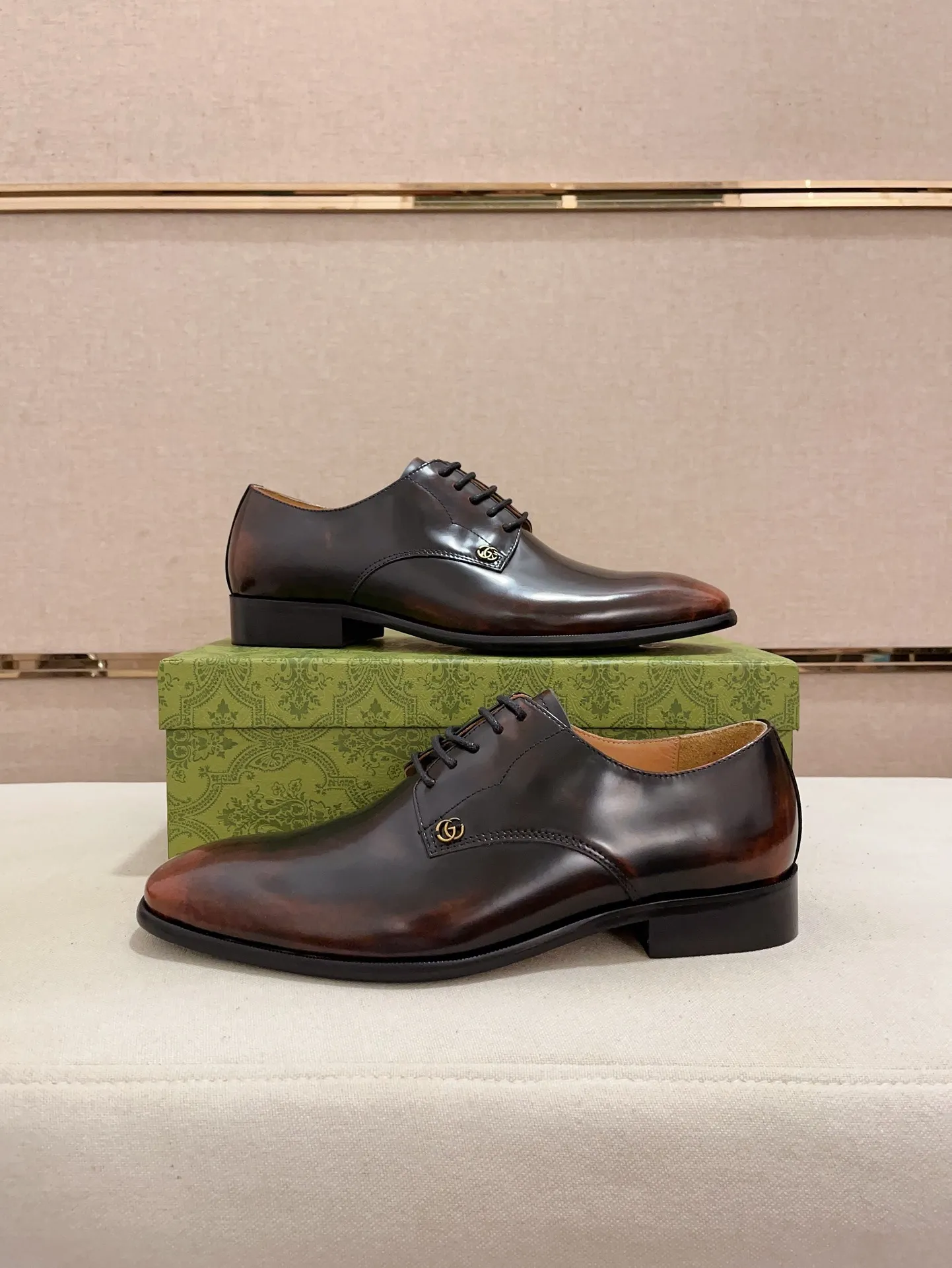 Men's shoes 💰: 520💰 (GUCCI) new series ss hot new products 💢 💠 Casual leather shoes 👞, first layer of cowhide, upper hardware buckles and logo on the sides of the shoe, brand logo on the insole and sole 💠 💎Upper: 100% cowhide 💎Inner: cowhide/100% 💎Feet: cowhide/100% 💎Sole: rubber/100% 💎SIZE: 38 39 40 41 42 43 44 Can be customized 45